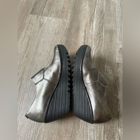 Fly London Metallic Silver Yasi Wedge Mary Jane Style Shoes Size Eur 38 Size 7.5 - Picture 12 of 12